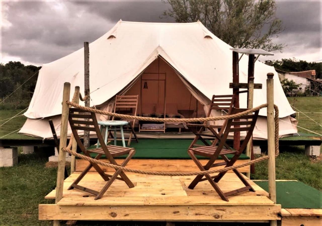 French Fields Luxury Glamping Original Mongolian Yurt Hotel Le-Vieux-Cerier Exterior foto