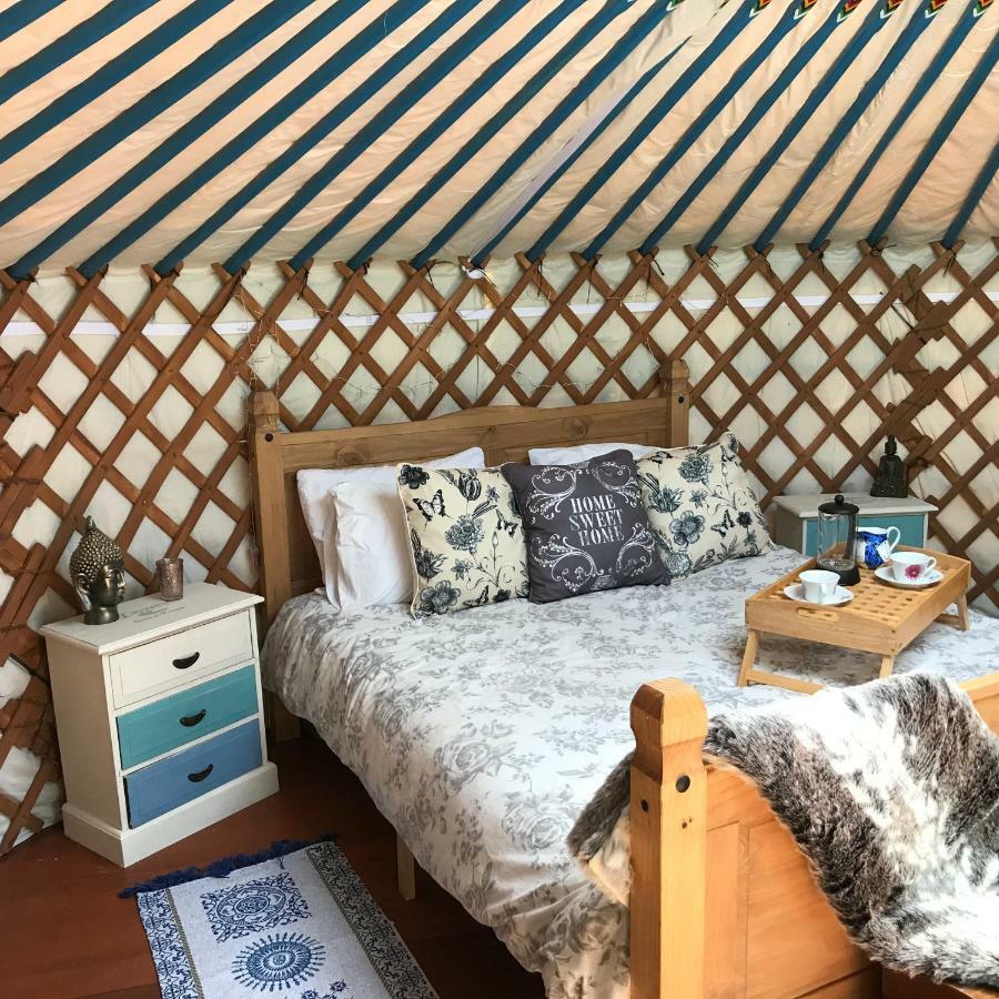 French Fields Luxury Glamping Original Mongolian Yurt Hotel Le-Vieux-Cerier Exterior foto